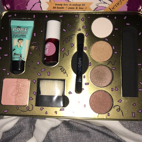 BENEFIT Makeup Kit - Picture 2 of 4